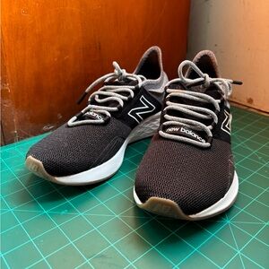 New Balance black and white Fresh Foam Roav shoe